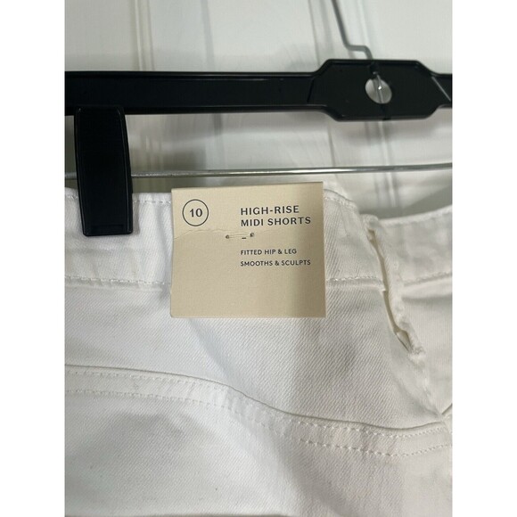 Universal Threads White High Rise MIDI Shorts New Size 10 - Picture 5 of 7